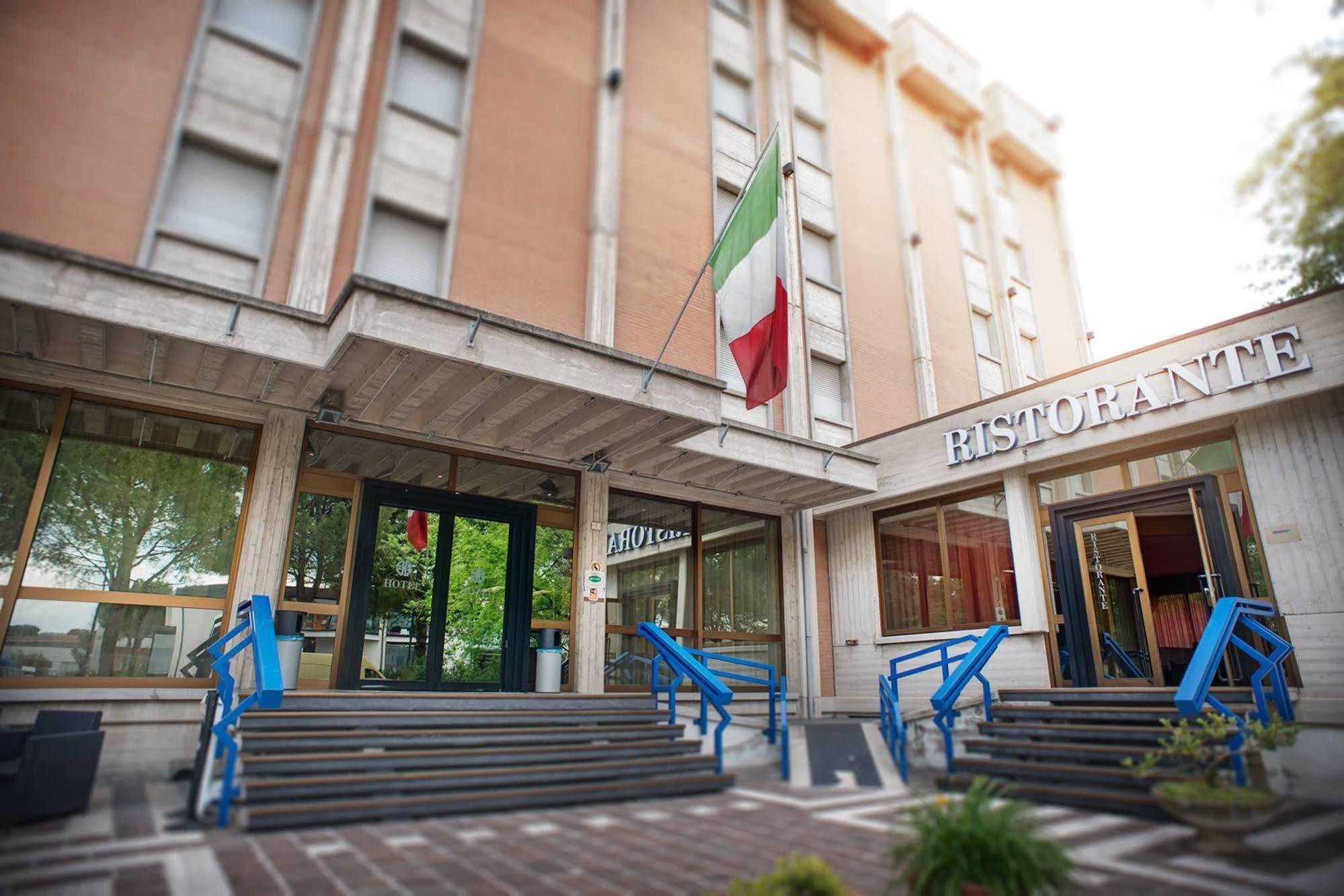 Hotel Grassetti Piediripa エクステリア 写真